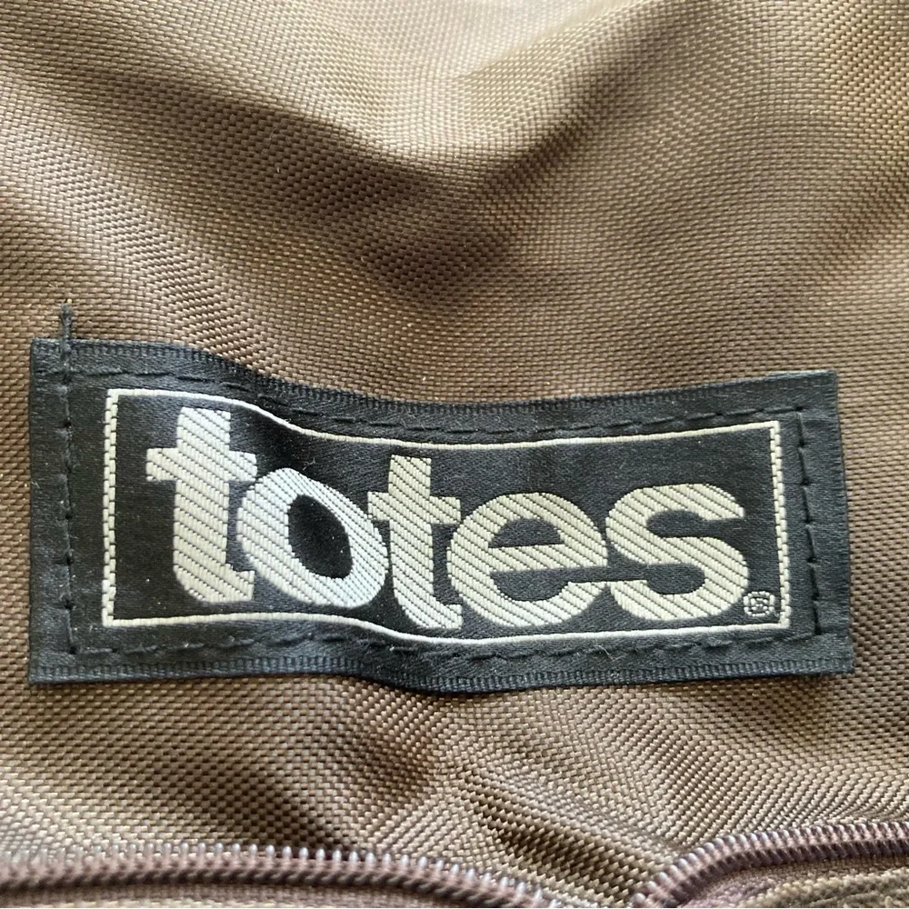TOTES FOLDING DUFFLE BAG PERFECT FOR TRAVEL/MARKET/OFFICE